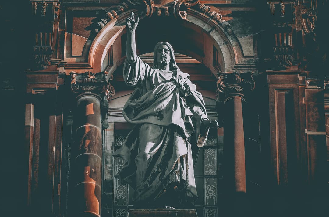 Who is God: From Hebrew Scriptures to Christian Doctrine