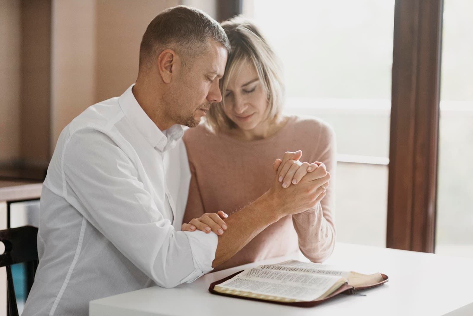a couple talking about unfaithfulness